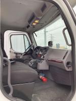 FREIGHTLINER BUSINESS CLASS M2 106