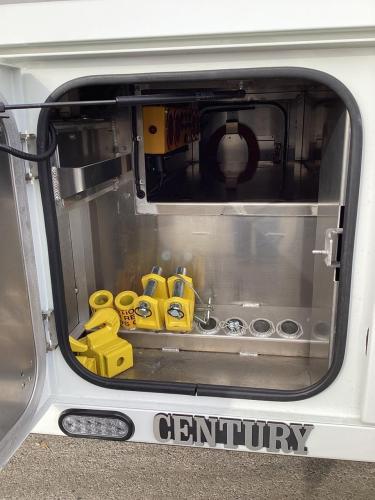 FREIGHTLINER BUSINESS CLASS M2 106 PLUS