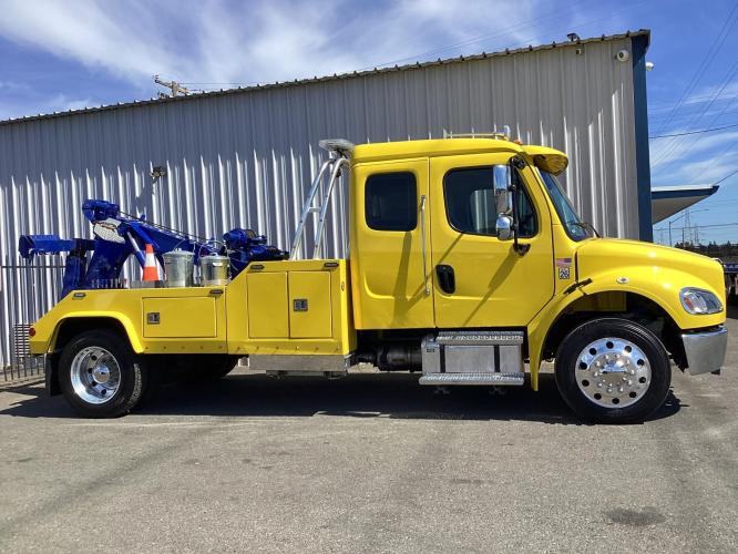 FREIGHTLINER BUSINESS CLASS M2 106