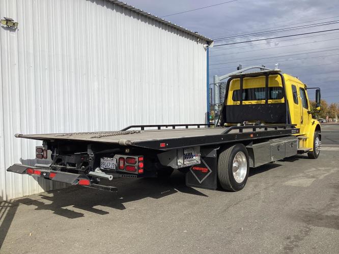 FREIGHTLINER BUSINESS CLASS M2 106