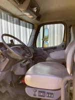 FREIGHTLINER BUSINESS CLASS M2 106