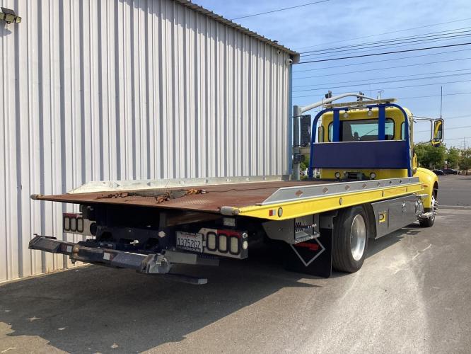 PETERBILT 330