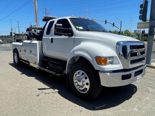2015 FORD F750 XLT SD