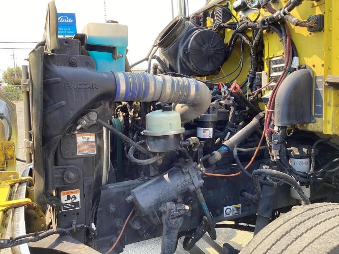 PETERBILT 330