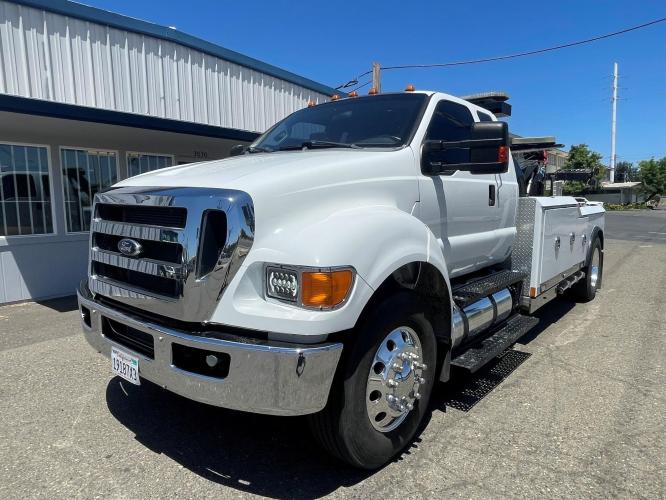 FORD F750 XLT SD