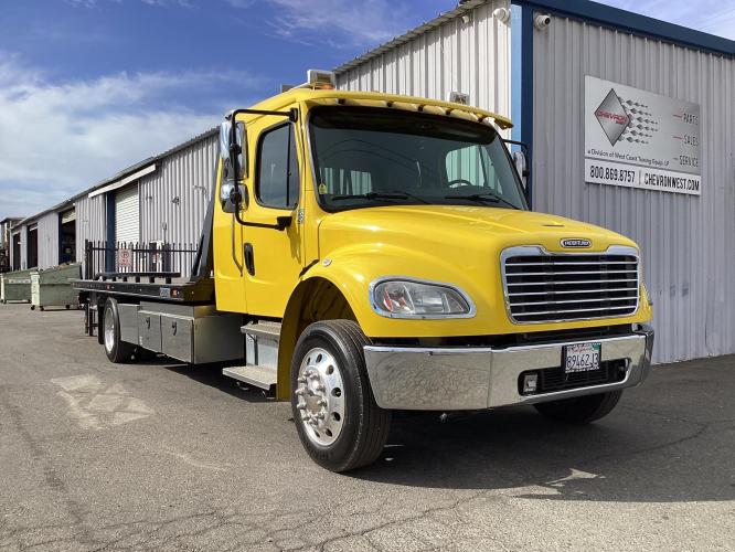 FREIGHTLINER BUSINESS CLASS M2 106