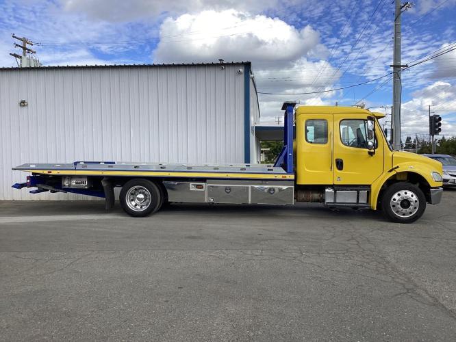 FREIGHTLINER BUSINESS CLASS M2 106