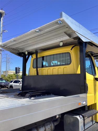 FREIGHTLINER BUSINESS CLASS M2 106