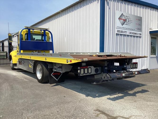 PETERBILT 330