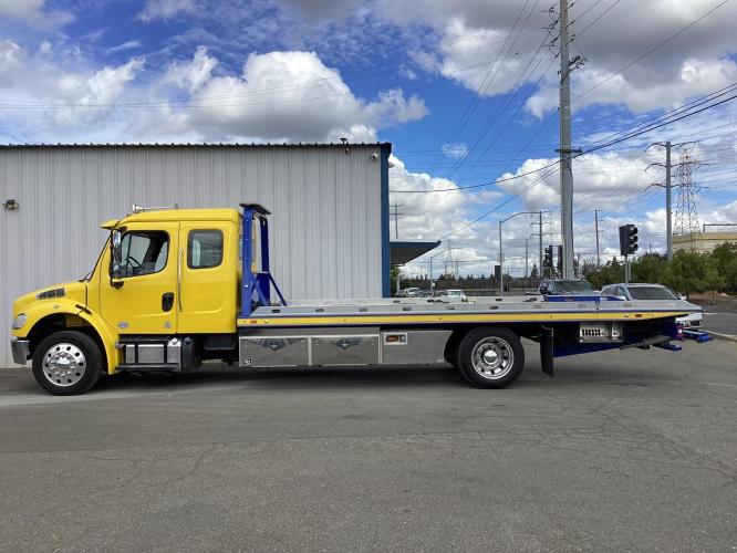 FREIGHTLINER BUSINESS CLASS M2 106