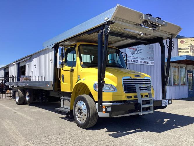 FREIGHTLINER BUSINESS CLASS M2 106