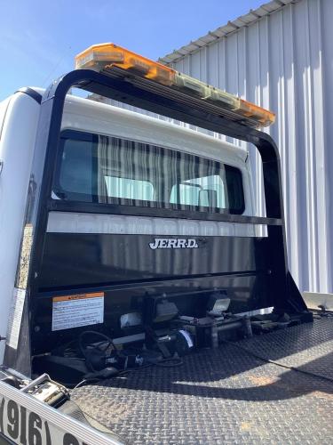 FREIGHTLINER BUSINESS CLASS M2 106