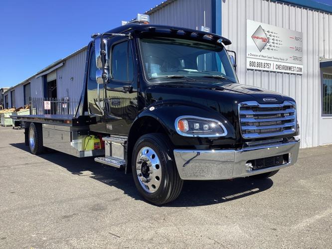 FREIGHTLINER BUSINESS CLASS M2 106 PLUS