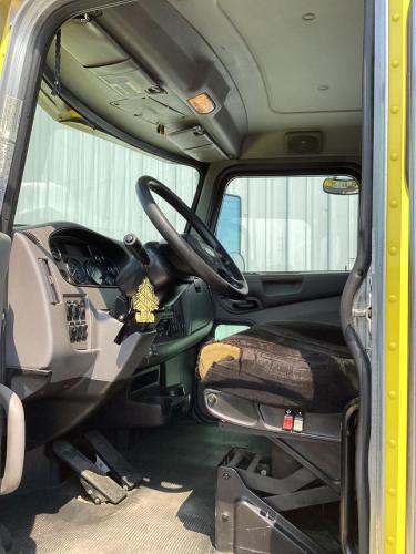 PETERBILT 330