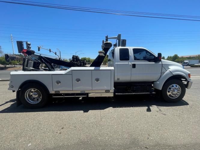 FORD F750 XLT SD