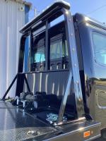 FREIGHTLINER BUSINESS CLASS M2 106 PLUS