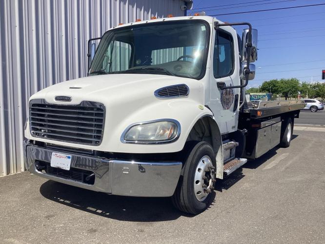 FREIGHTLINER BUSINESS CLASS M2 106