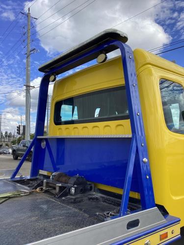 FREIGHTLINER BUSINESS CLASS M2 106