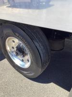 FREIGHTLINER BUSINESS CLASS M2 106