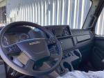 FREIGHTLINER BUSINESS CLASS M2 106 PLUS