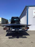 FREIGHTLINER BUSINESS CLASS M2 106 PLUS