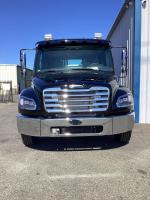 FREIGHTLINER BUSINESS CLASS M2 106 PLUS