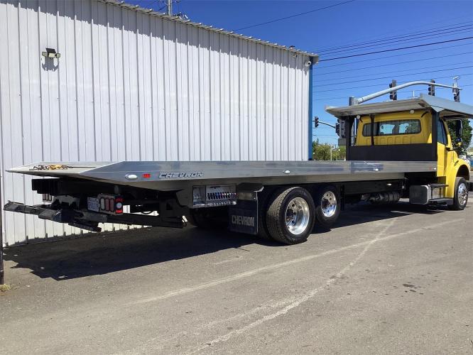 FREIGHTLINER BUSINESS CLASS M2 106