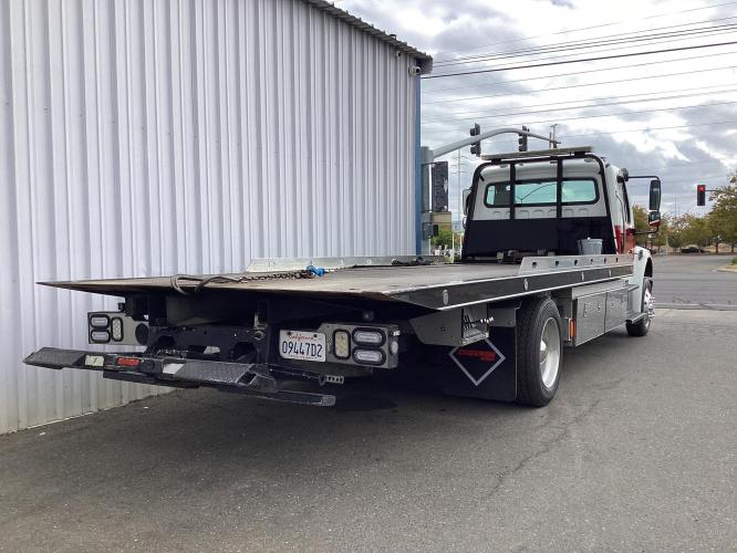 FREIGHTLINER BUSINESS CLASS M2 106