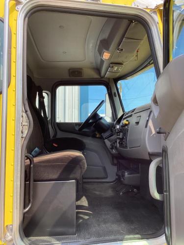 PETERBILT 330