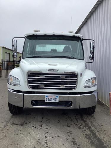 FREIGHTLINER BUSINESS CLASS M2 106