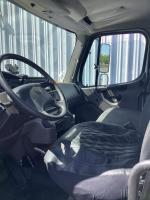 FREIGHTLINER BUSINESS CLASS M2 106