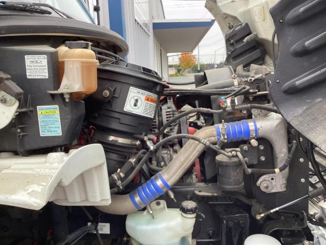 FREIGHTLINER BUSINESS CLASS M2 106