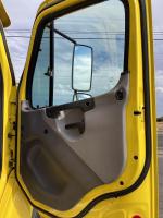 FREIGHTLINER BUSINESS CLASS M2 106