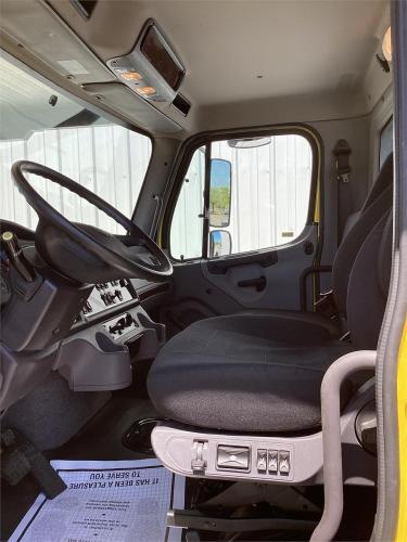 FREIGHTLINER BUSINESS CLASS M2 106