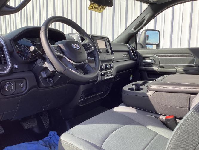 RAM 5500 SLT