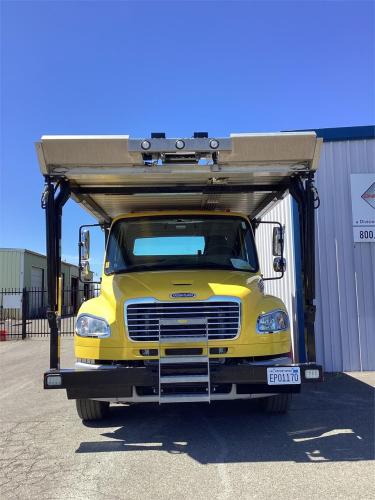 FREIGHTLINER BUSINESS CLASS M2 106