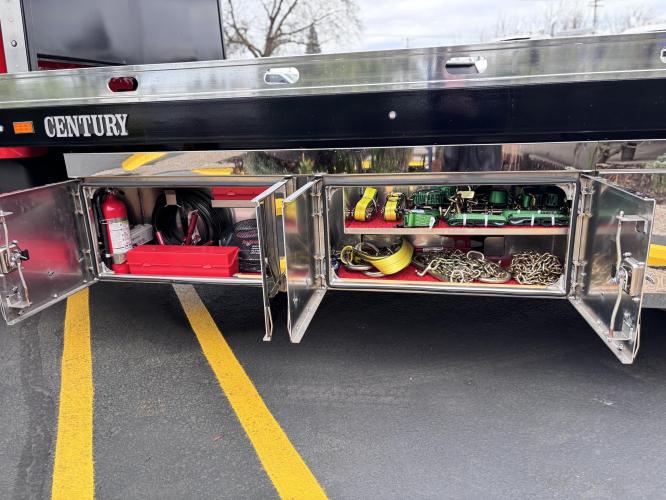 FREIGHTLINER BUSINESS CLASS M2 106 PLUS