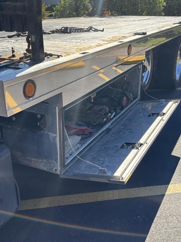 FREIGHTLINER BUSINESS CLASS M2 106