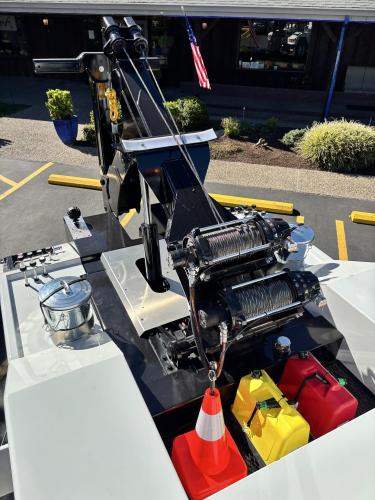 FREIGHTLINER BUSINESS CLASS M2 106 PLUS