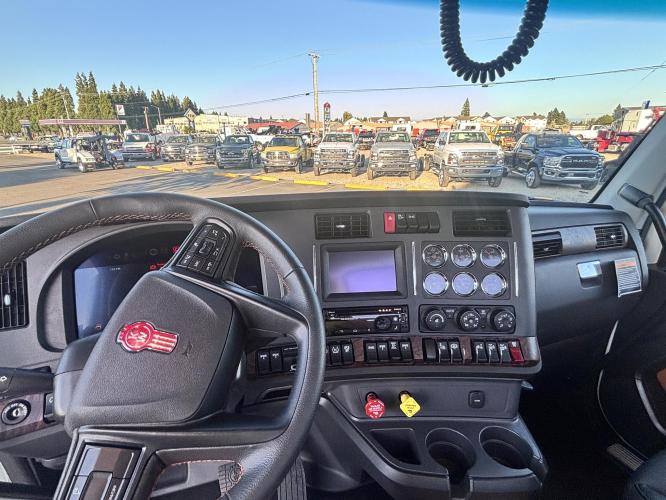 KENWORTH T880
