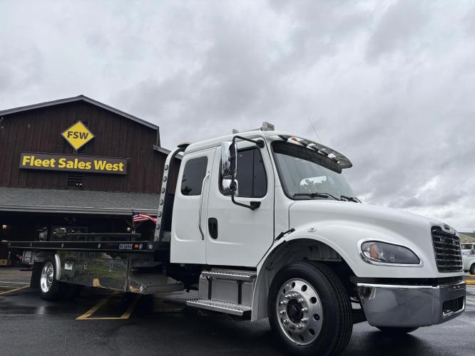 FREIGHTLINER BUSINESS CLASS M2 106