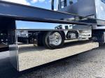 FREIGHTLINER BUSINESS CLASS M2 106 PLUS