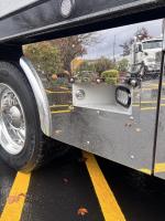 FREIGHTLINER BUSINESS CLASS M2 106 PLUS