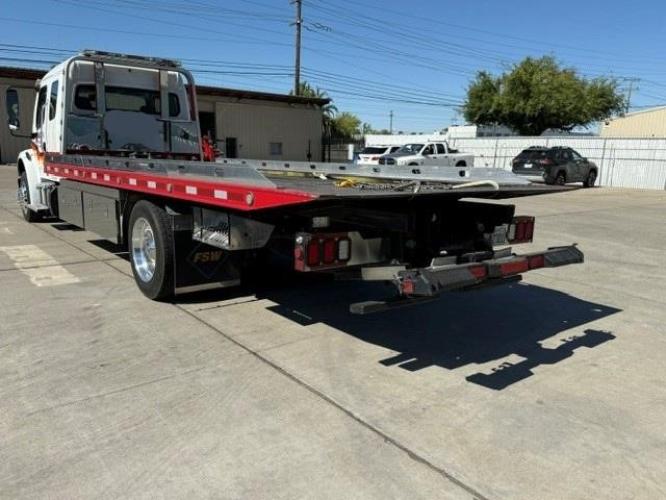 FREIGHTLINER BUSINESS CLASS M2 106
