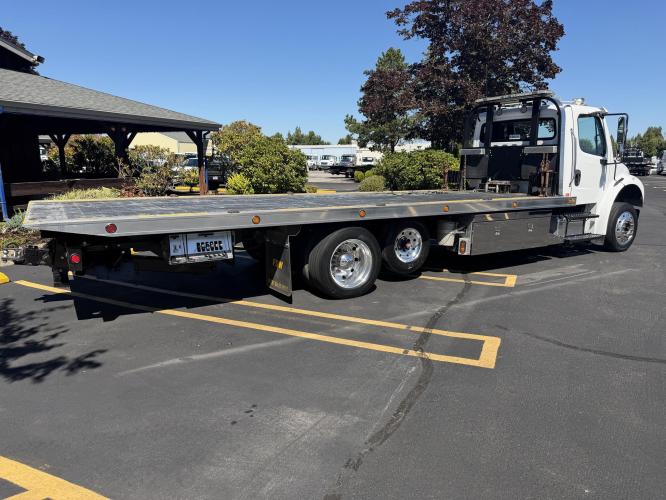 FREIGHTLINER BUSINESS CLASS M2 106