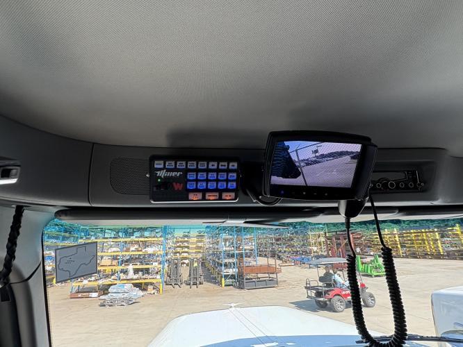 PETERBILT 589