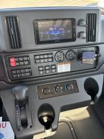 FREIGHTLINER BUSINESS CLASS M2 106 PLUS