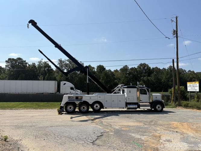PETERBILT 589
