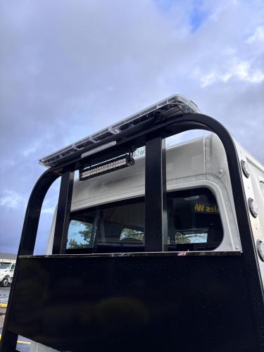 FREIGHTLINER BUSINESS CLASS M2 106 PLUS