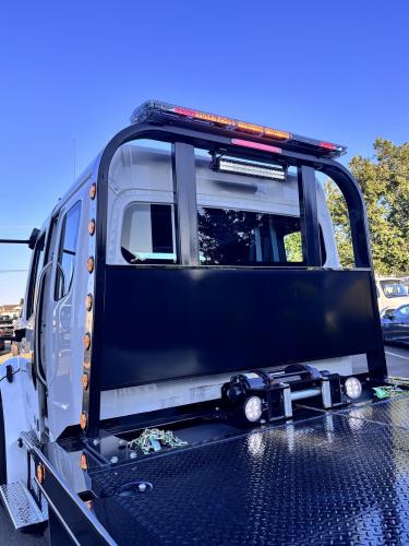 FREIGHTLINER BUSINESS CLASS M2 106 PLUS